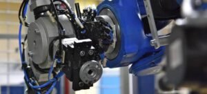 Yaskawa Motoman MH12 - pametna robotska automatizacija mašinskih alata